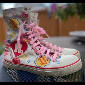 HARAJUKU LOVERS HIGH TOP SNEAKERS WOMENS SIZE 5 Used, light pink